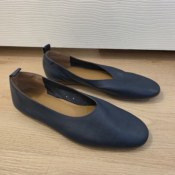 Everlane Navy Blue Leather Minimalist Contemporary The Day Glove Flats Size 8 - Picture 2 of 9